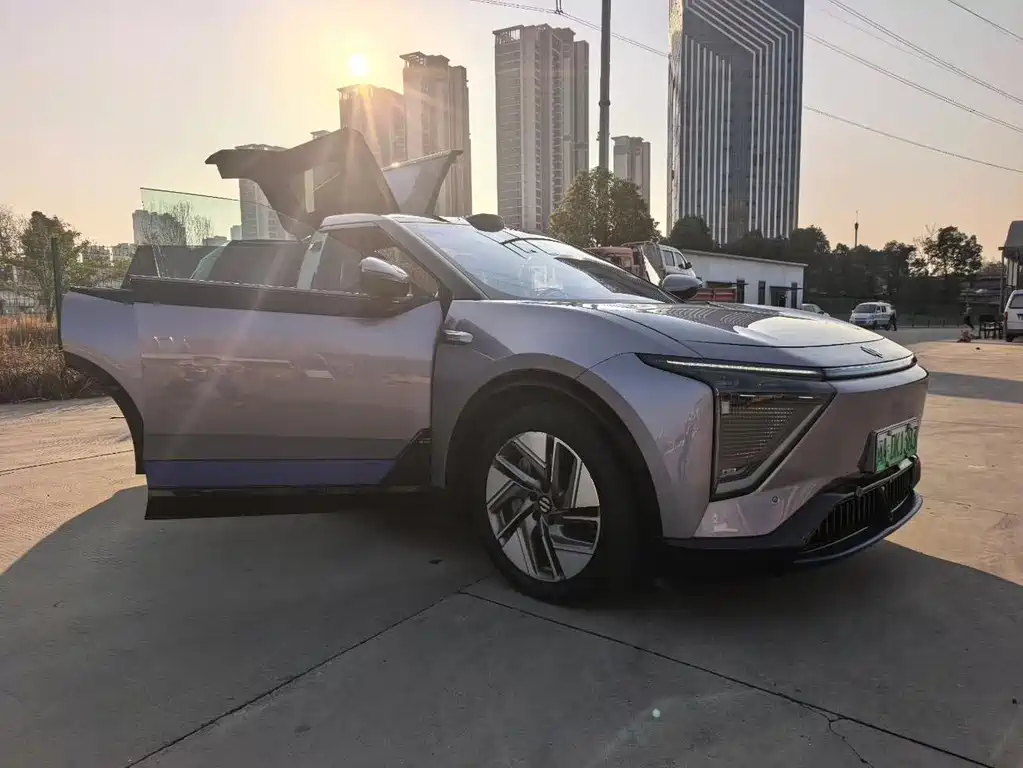 HiPhi GAO HE HIPHI Y