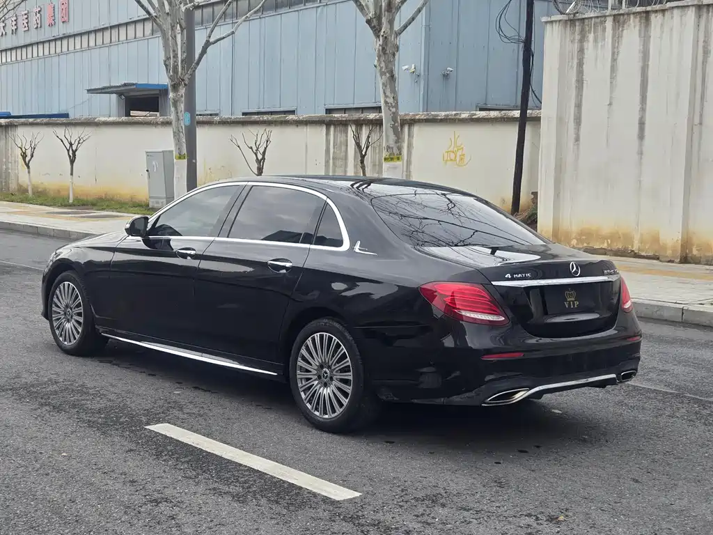 MERCEDES-BENZ E CLASS