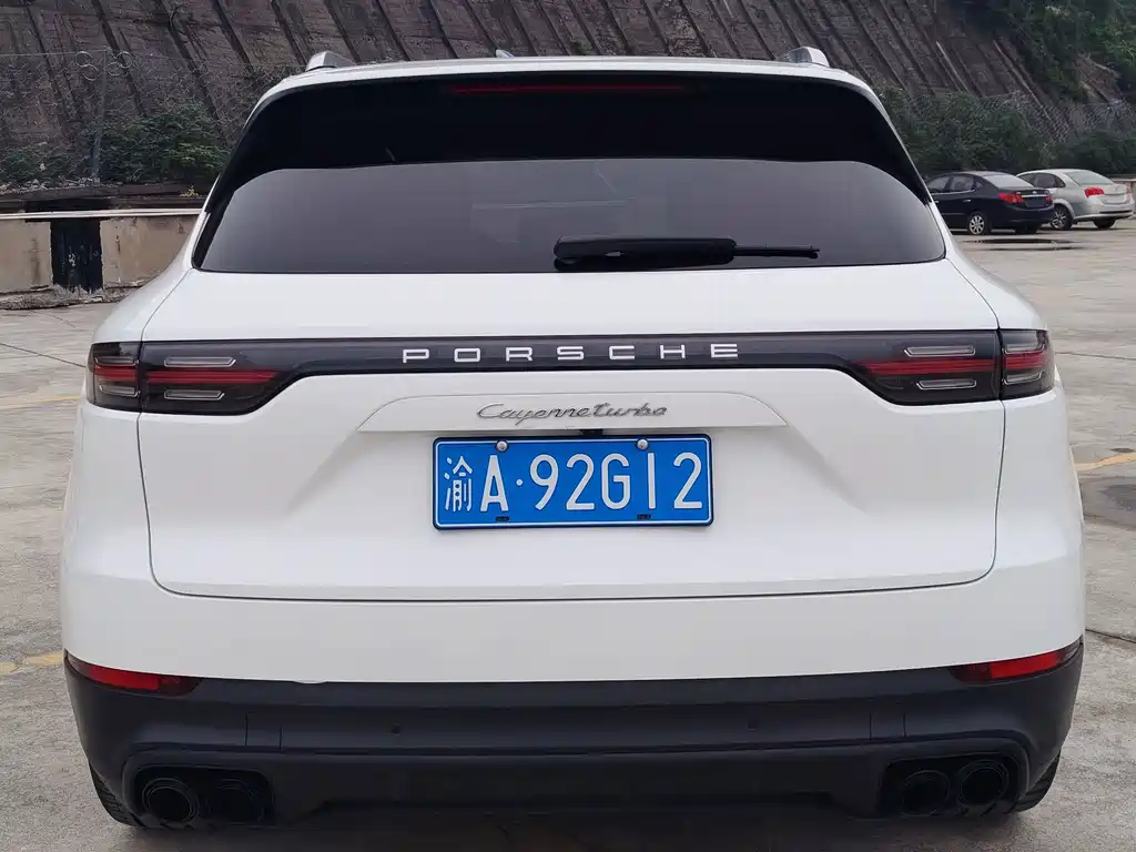 Porsche Cayenne — миниатюра 7