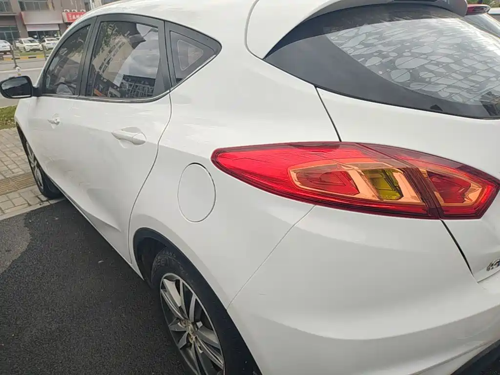 Changan Eado XT — миниатюра 5
