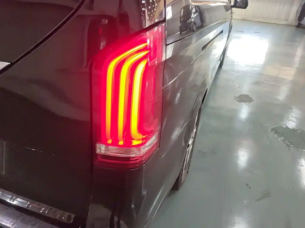 Mercedes-Benz V-Class — миниатюра 8