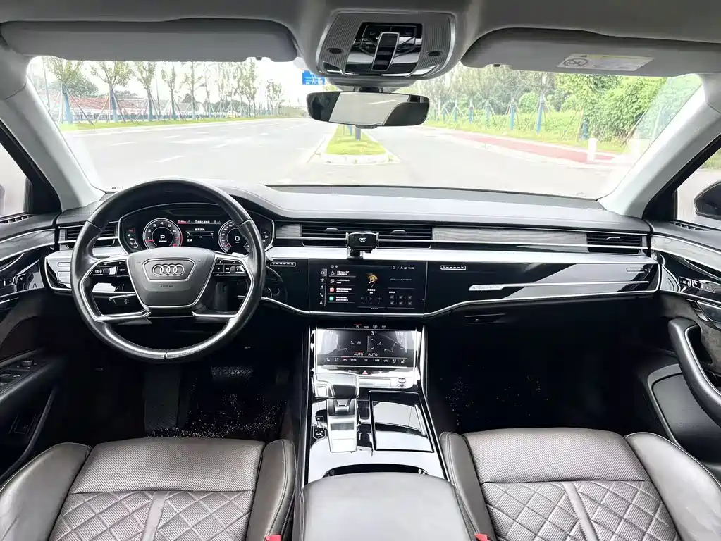 Audi A8 — миниатюра 12