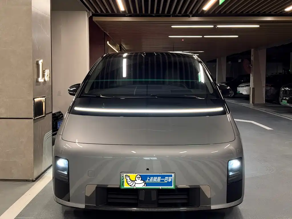 Li Auto Li MEGA — миниатюра 2
