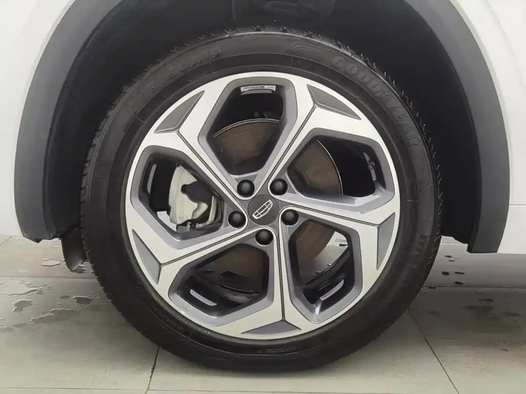Geely Xingyue L — миниатюра 17
