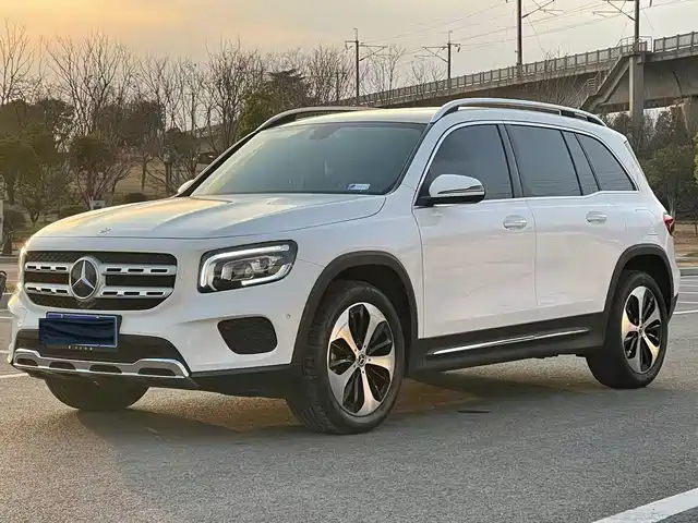 MERCEDES-BENZ GLB