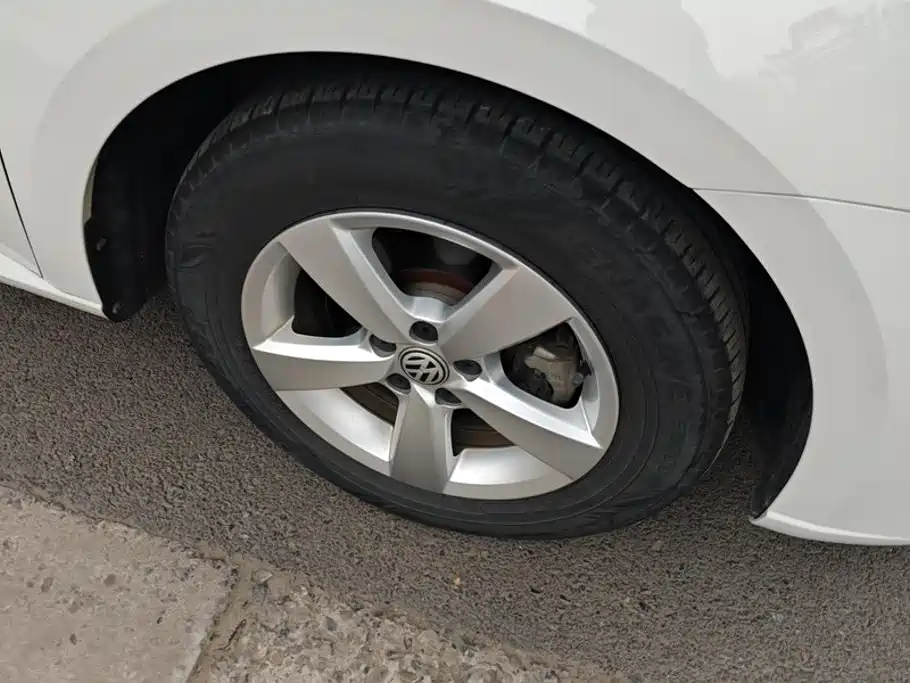 Volkswagen Lavida — миниатюра 6