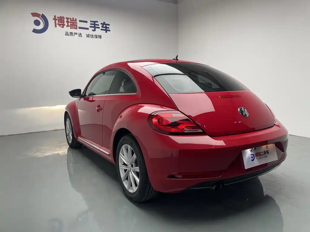 VOLKSWAGEN BEETLE
