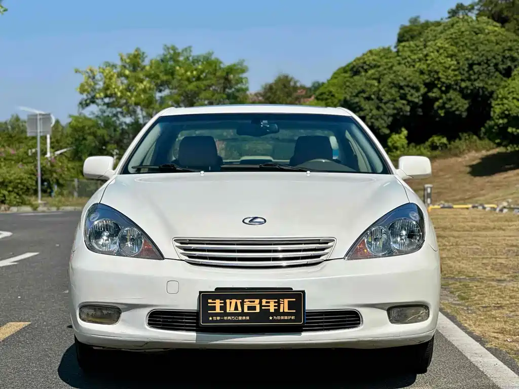 Lexus ES — миниатюра 2