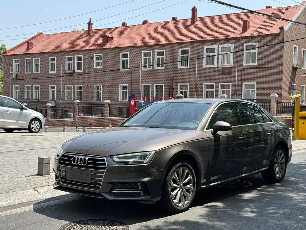 Audi A4L 2019