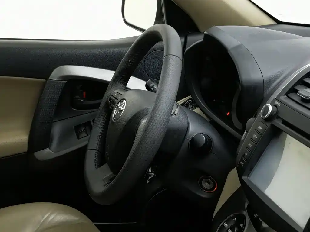 Toyota RAV4 — миниатюра 22