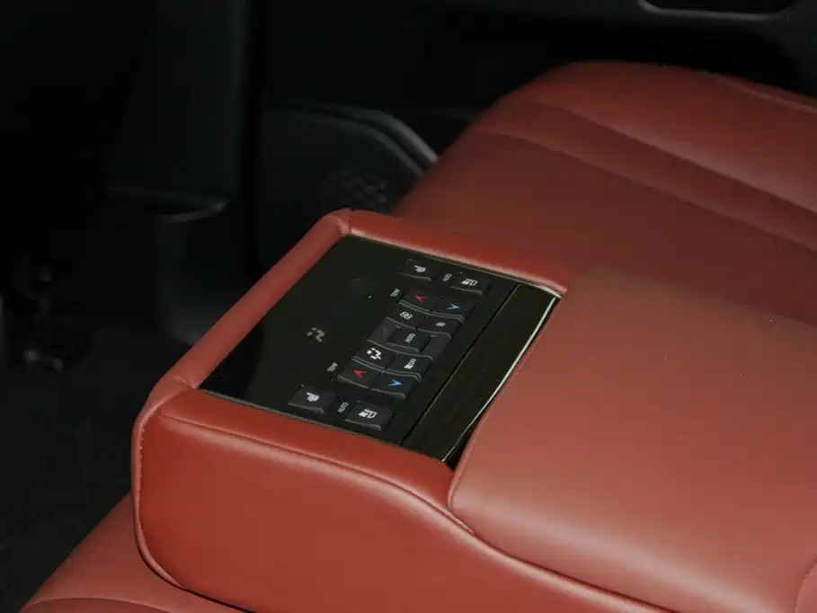 Lexus LX — миниатюра 21