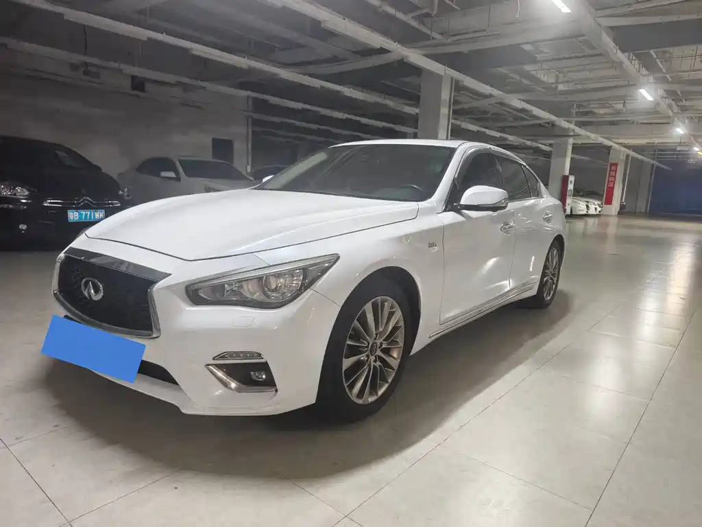 Infiniti Q50L
