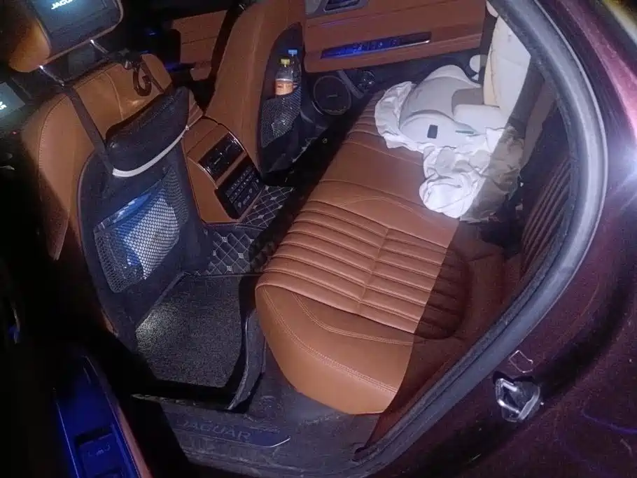 Jaguar XFL — миниатюра 11