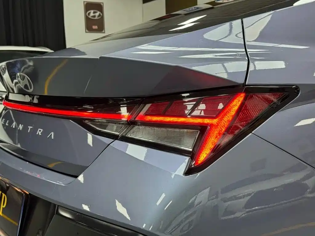 Hyundai Elantra — миниатюра 20