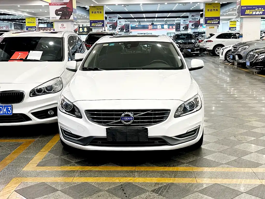Volvo V60 T5 Smart Elegant Edition, фото 2