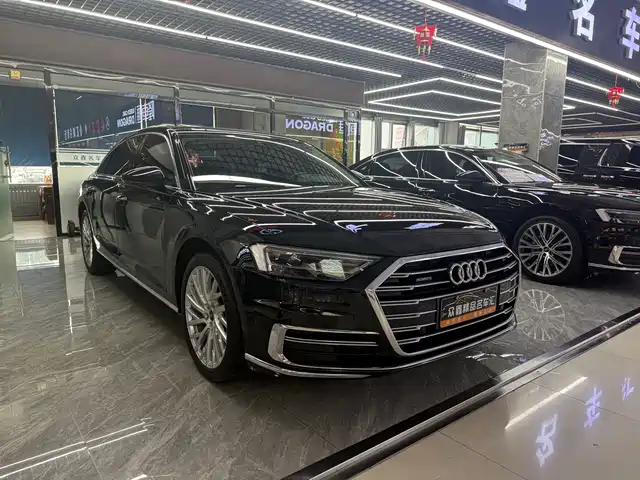 AUDI  A8 2023