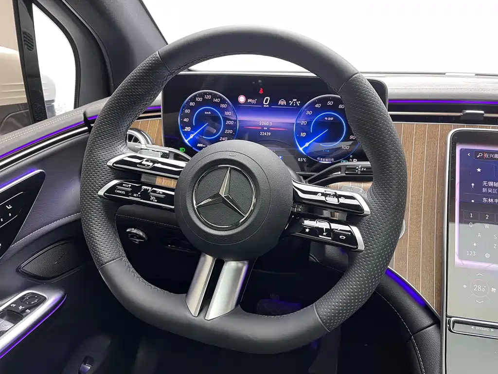 MERCEDES-BENZ EQE SUV