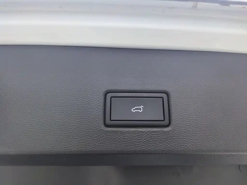 VOLKSWAGEN T ROC EXPLORING SONGS