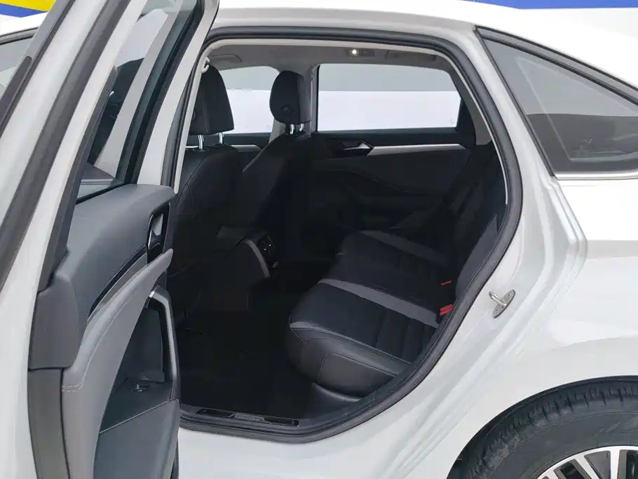 Volkswagen Sagitar — миниатюра 11