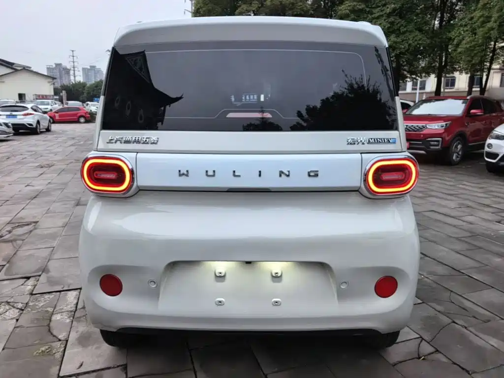 Wuling MINIEV — миниатюра 6