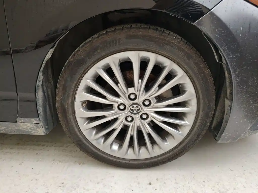 Toyota Avalon — миниатюра 8