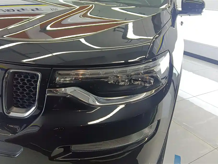 JEEP GRAND COMMANDER