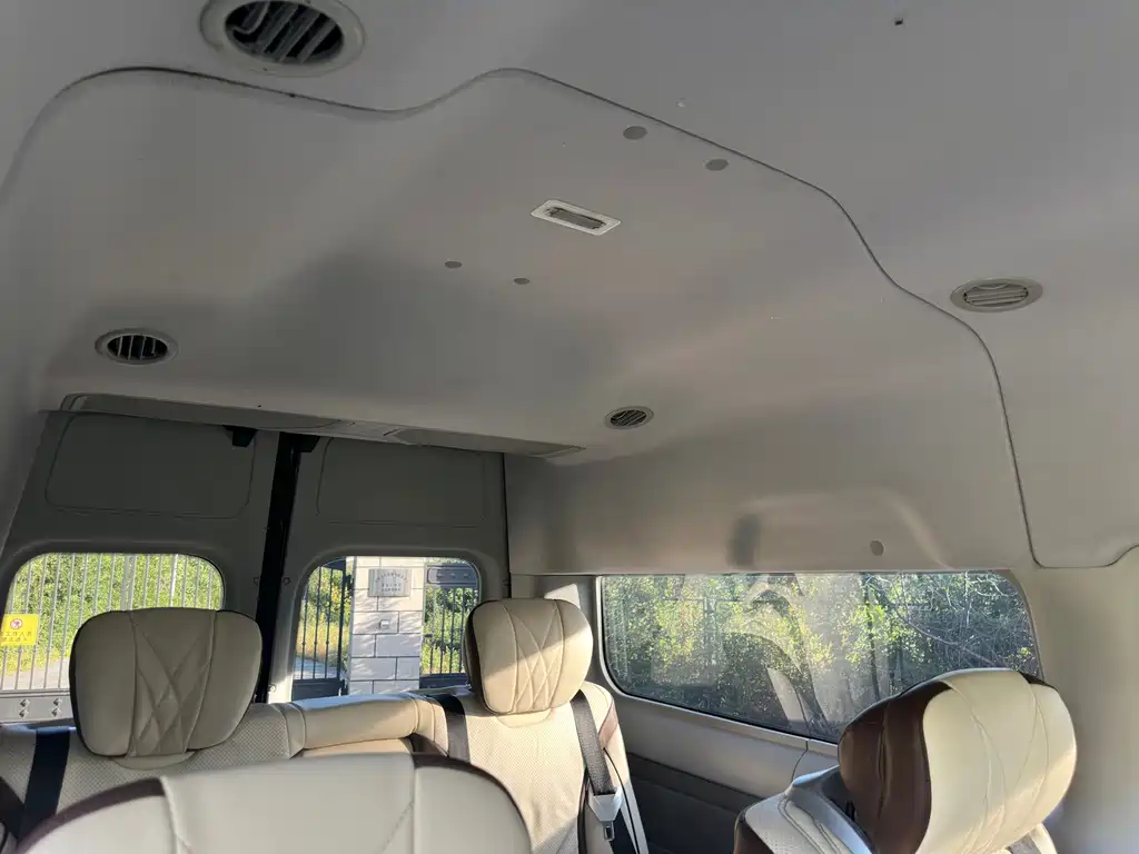 Ford Transit — миниатюра 7
