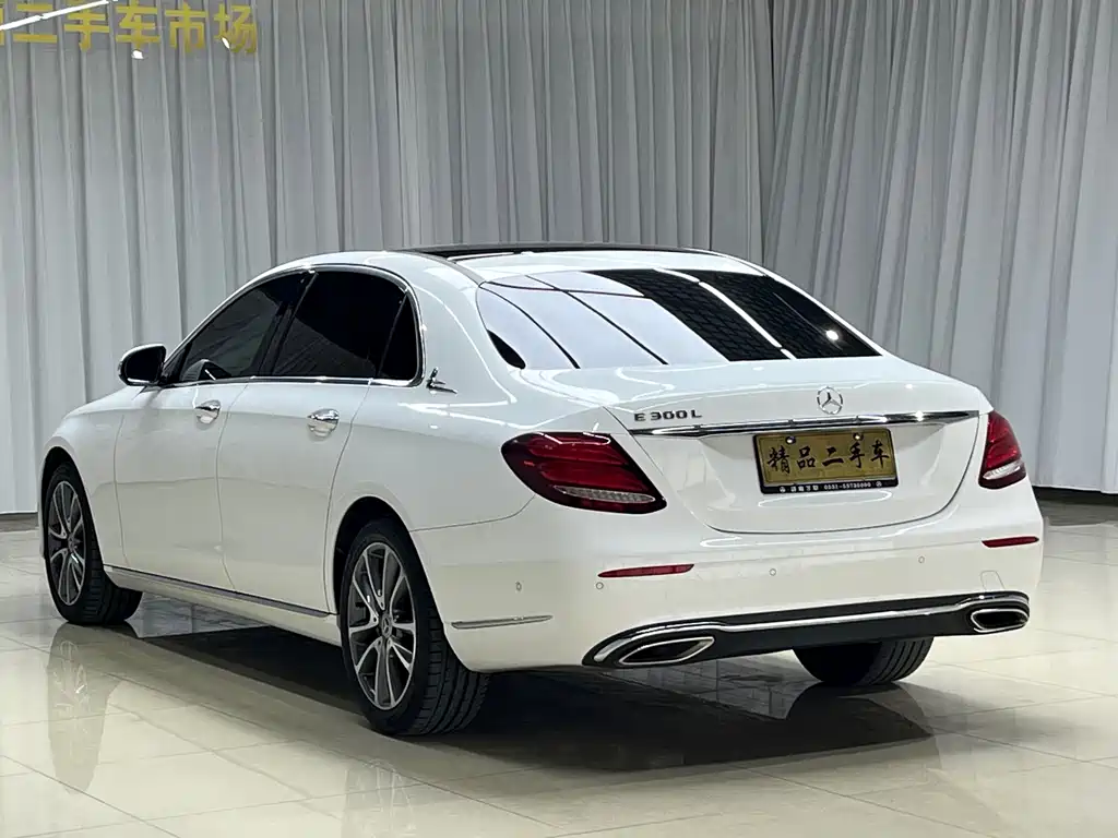 Mercedes-Benz E-Class — миниатюра 6