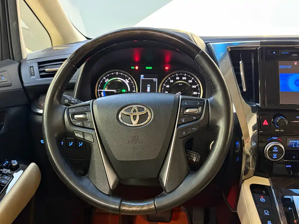 Toyota Vellfire — миниатюра 25