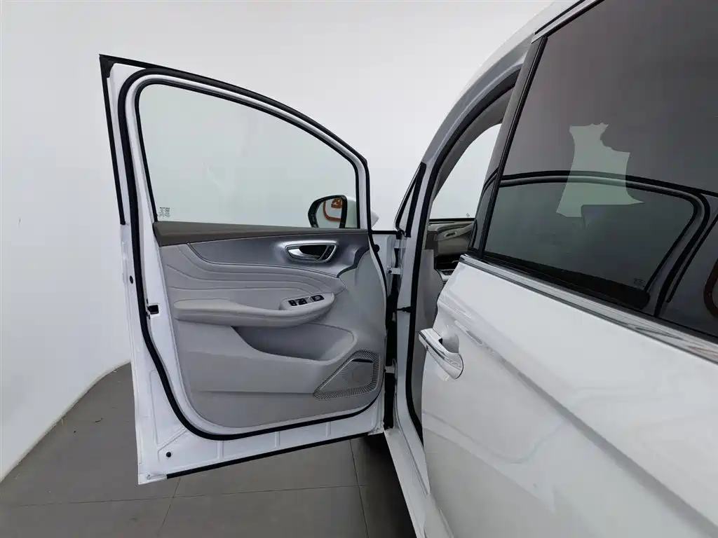 ROEWE IMAX8 NEW ENERGY