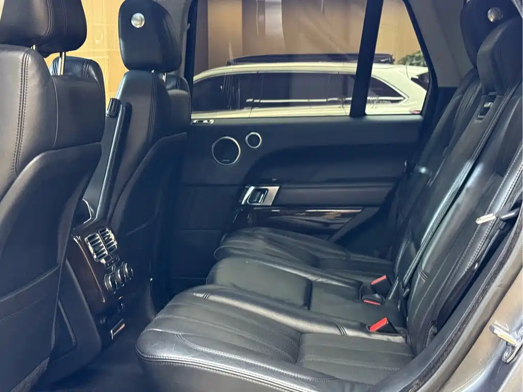 Land Rover Range Rover — миниатюра 10