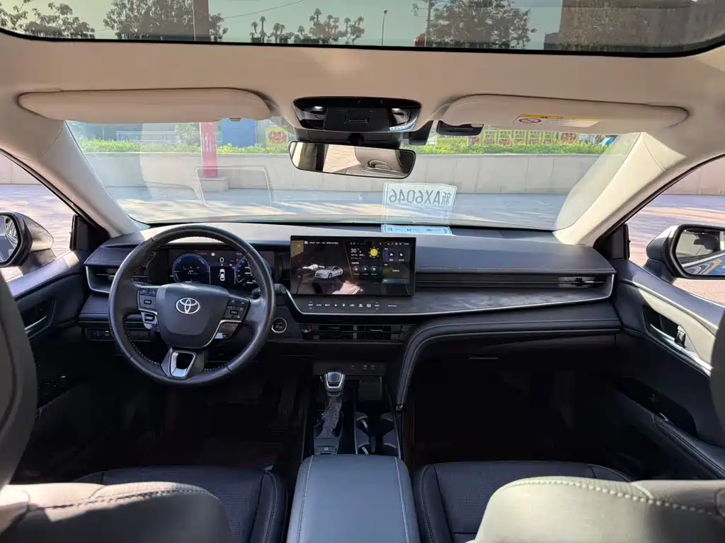 Toyota Camry — миниатюра 5