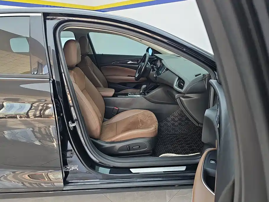 Buick Regal — миниатюра 8