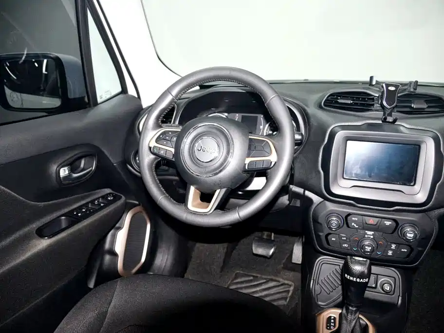 Jeep Renegade — миниатюра 10