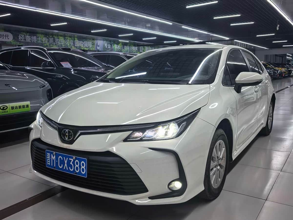 Toyota Corolla 1.2 л 2022 г. Белый, пробег 29000 км