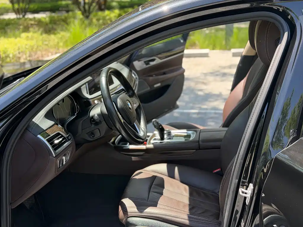 BMW 7 Series 7 2016 730Li Lead