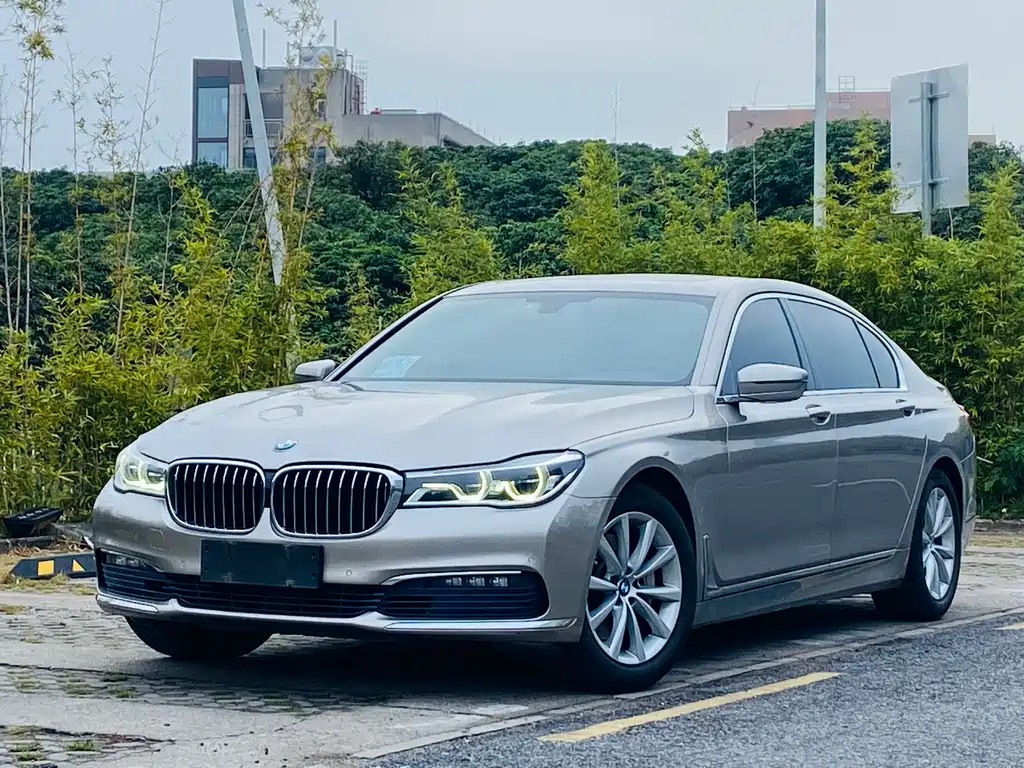 BMW 7 SERIES