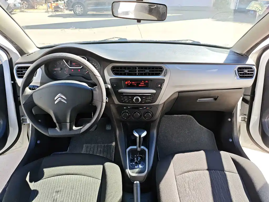 Citroen Elysee — миниатюра 8