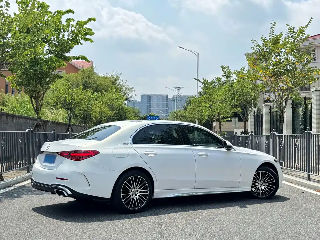 Mercedes-Benz C-Class — миниатюра 7