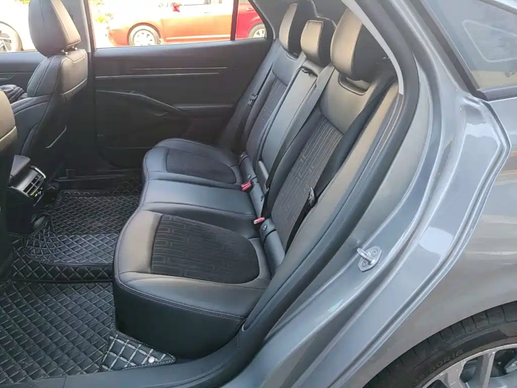 Ford Mondeo — миниатюра 17