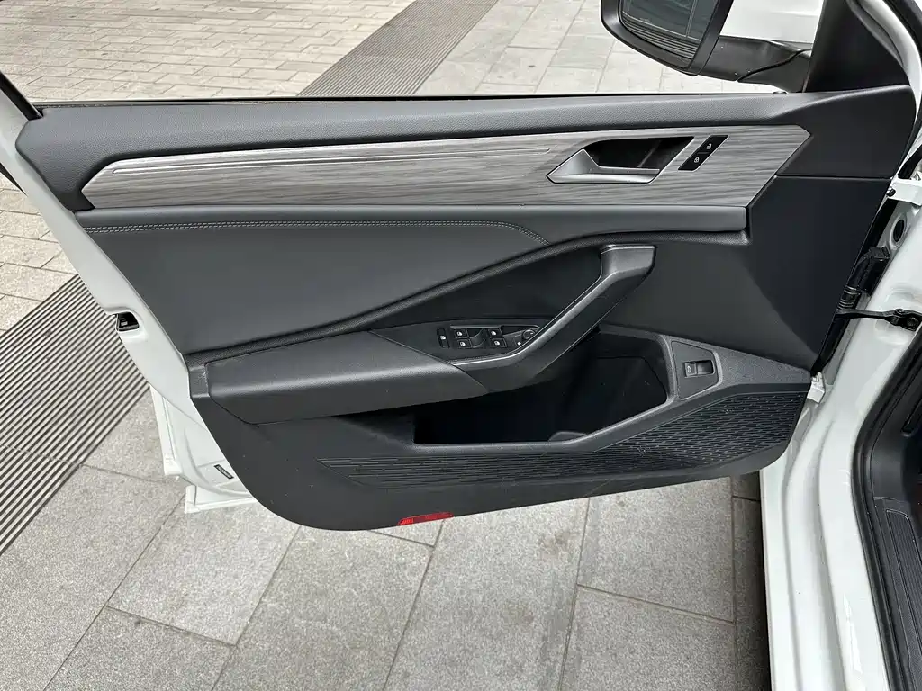 Volkswagen Sagitar 2023 280TSI DSG Lite