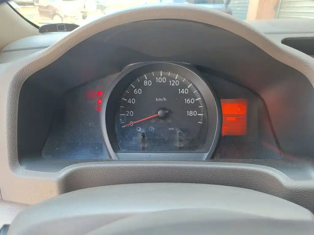 Nissan NV200 — миниатюра 4