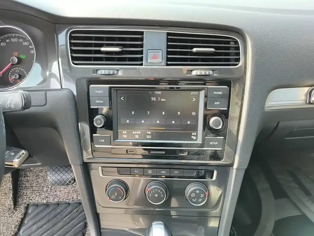 Volkswagen Golf — миниатюра 13