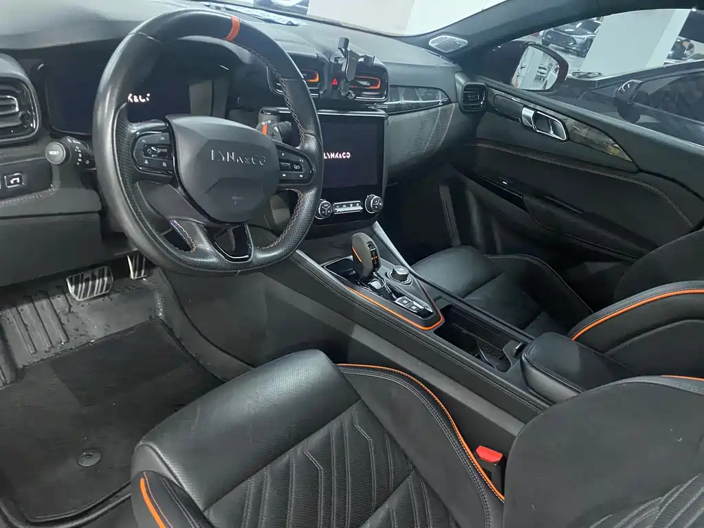 LYNK & CO. 02 HATCHBACK