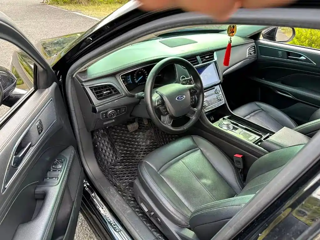 Ford Taurus — миниатюра 6