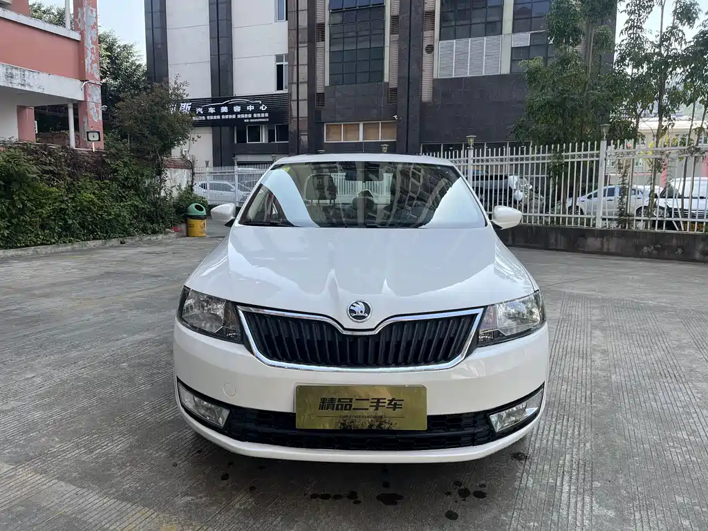 Skoda Rapid — миниатюра 2