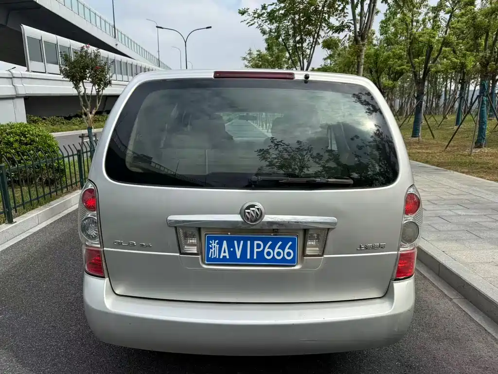 Buick GL8 — миниатюра 5