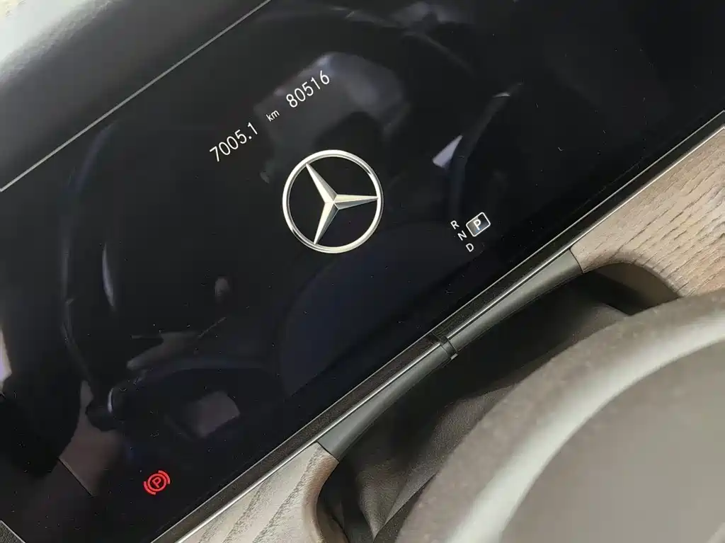 Mercedes-Benz E-Class — миниатюра 5
