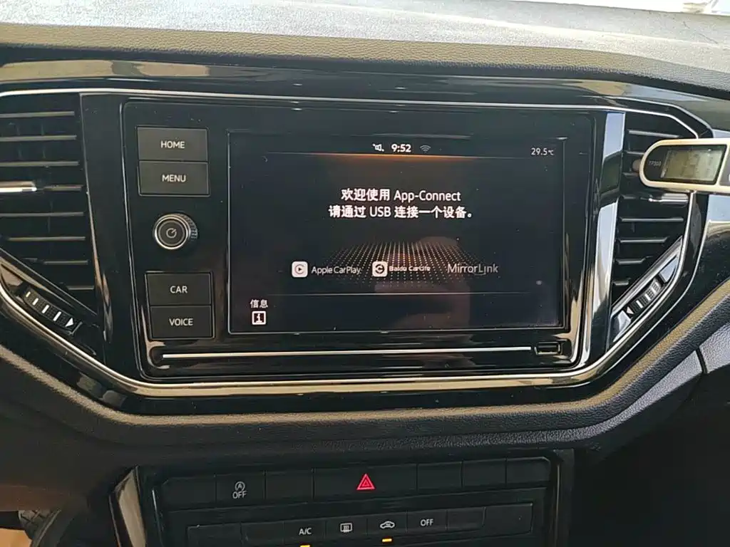 Volkswagen T-Roc — миниатюра 13