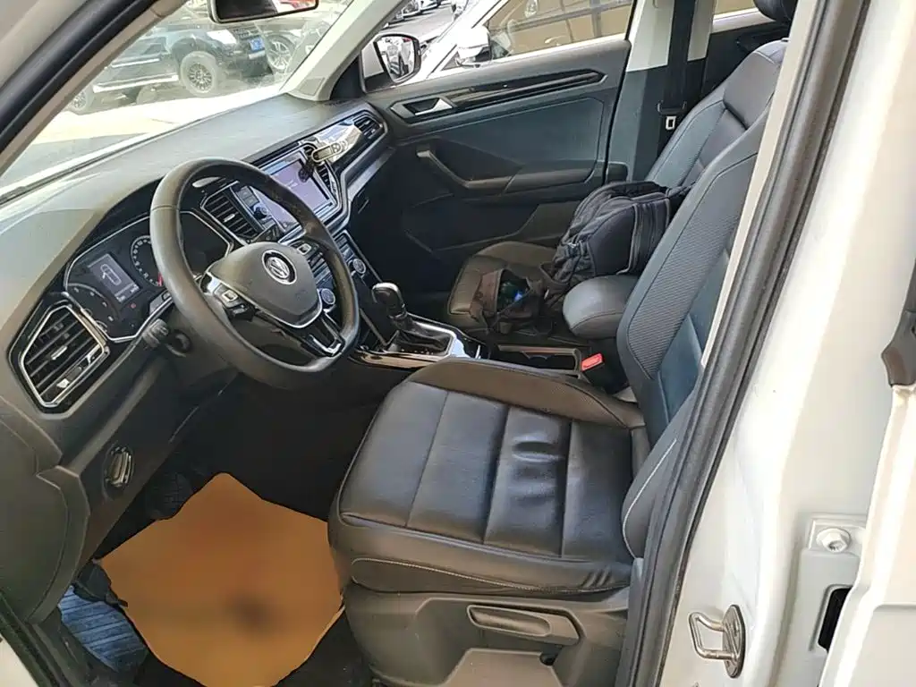 Volkswagen T-Roc — миниатюра 15